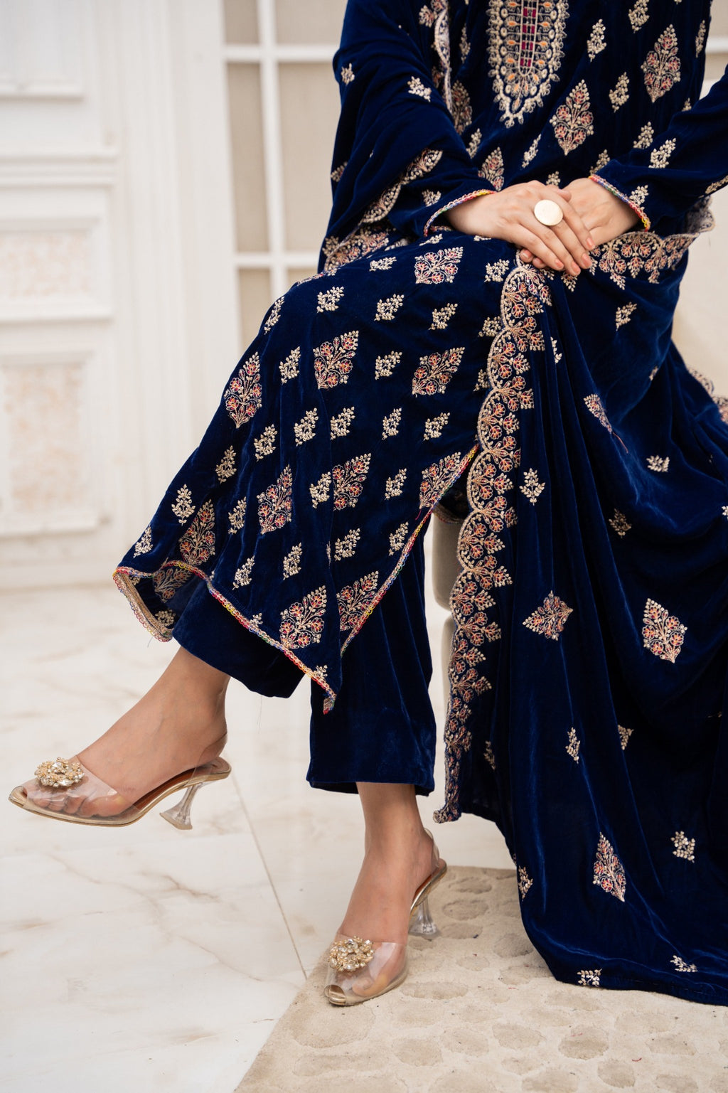 Navy Velvet Royale NV-01