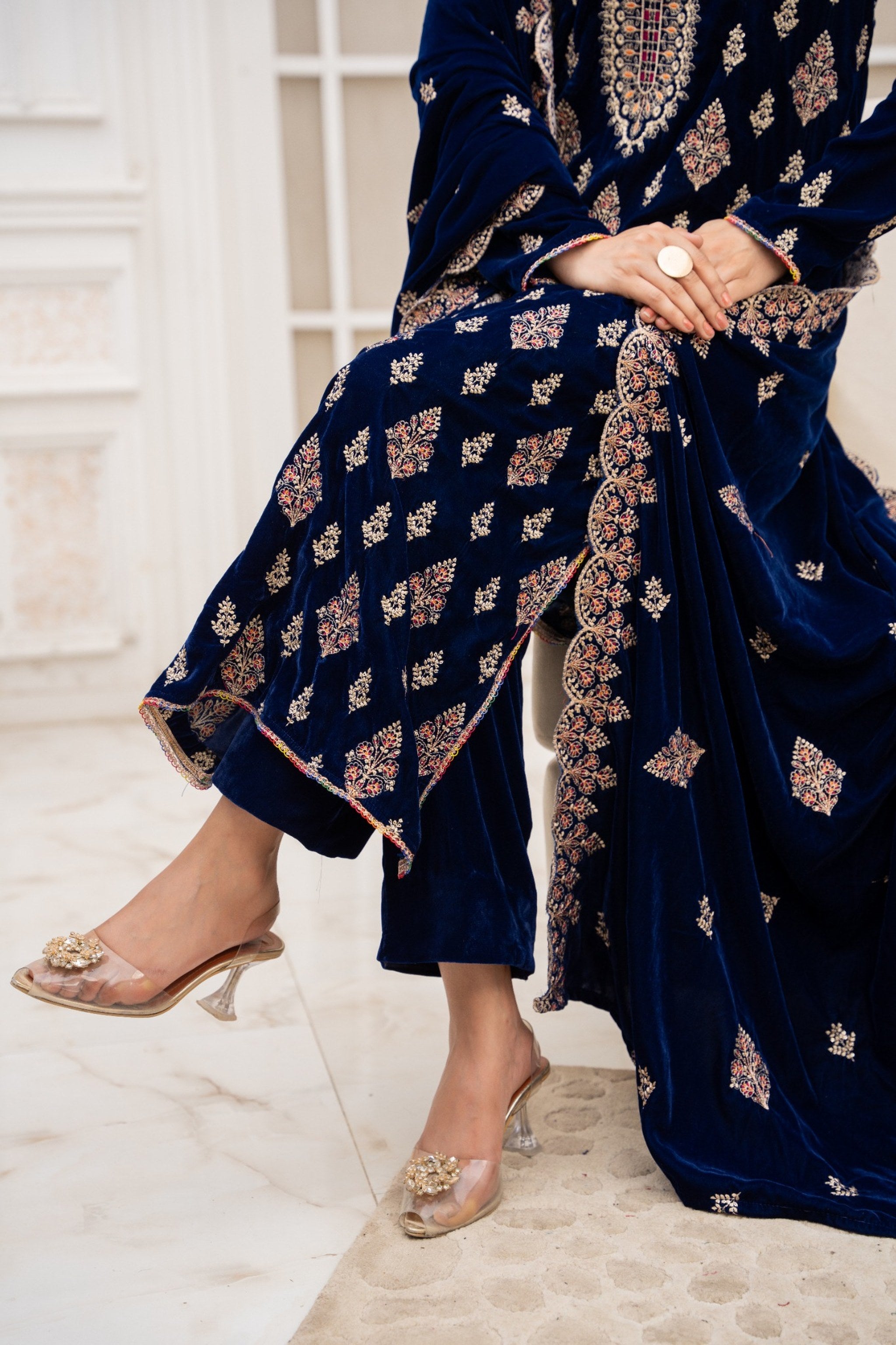 Navy Velvet Royale NV-01